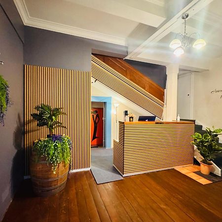 Crashpalace Backpackers Нейпир Экстерьер фото